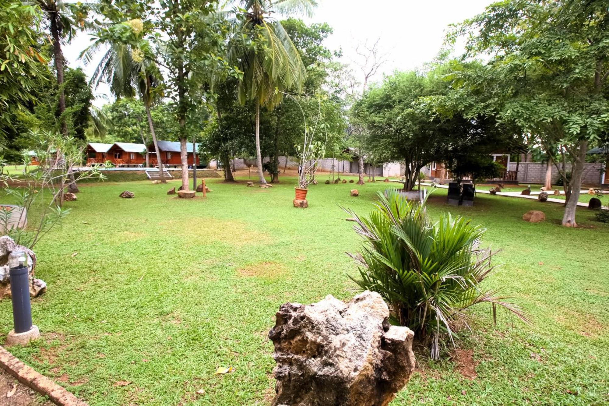 The Mastodon Valley Safari Resort Udawalawe Exterior foto